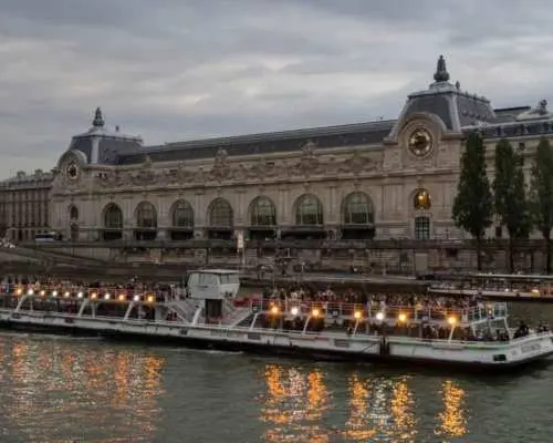 Seine River Cruise with Free Notre Dame Digital AudioGuide｜France