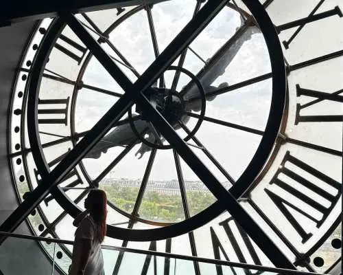 Musée d’Orsay Private Tour with An Artist｜France