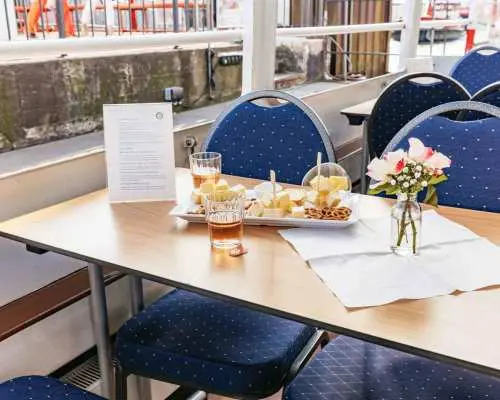 Hamburg: Harbor Cruise with Wine and Cheese｜Germany