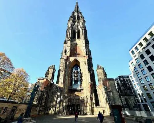 Hamburg Old Town on Foot – A Guided Tour with Heart｜Germany