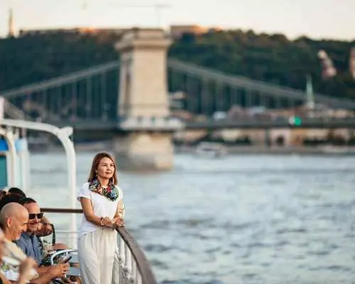 Budapest: Dinner Cruise with Live Music and Folk Dance Show｜Hungary