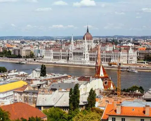 บูดาเปสต์: ไฮไลท์และสถานที่ลับที่น่าสนใจ ทัวร์ส่วนตัวชมเมือง | ฮังการี
