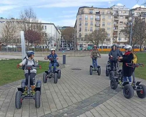 Budapest: Buda Highlights Guided Tour on Electric EZRaider｜Hungary