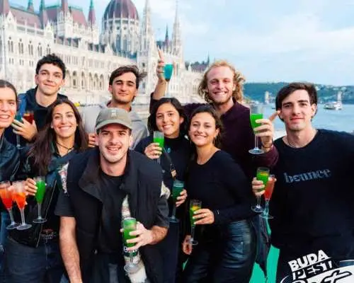 Budapest: Sightseeing River Cruise with Unlimited Cocktails｜Hungary
