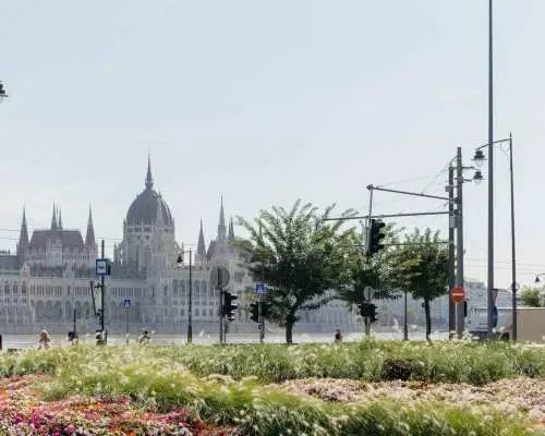 Budapest: Old Buda Walking Tour & Folk Music Performance｜Hungary