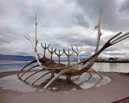 Reykjavik: Express Walk with a Local in 60 minutes｜Iceland