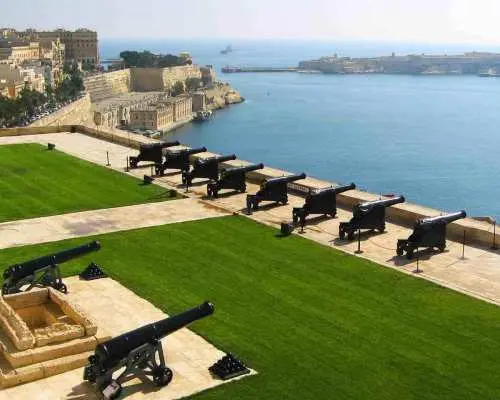 Valletta: Private Insider Walking Tour with Licensed Guide｜Malta