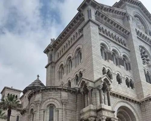 Monaco: Immersive Walking Tour with a Local Guide｜Monaco