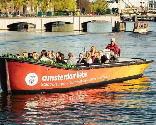 Amsterdam: Deutsche Original Grachtenfahrt + Getränkeoption｜Netherlands