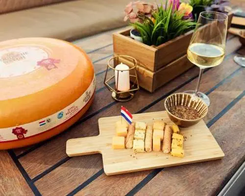 อัมสเตอร์ดัม: ล่องเรือชมคลองพร้อมชิมชีสและเครื่องดื่มไม่อั้น | เนเธอร์แลนด์