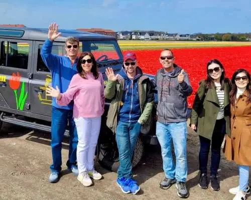 Enjoy the tulip fields in a Landrover with a Local guide!｜Netherlands