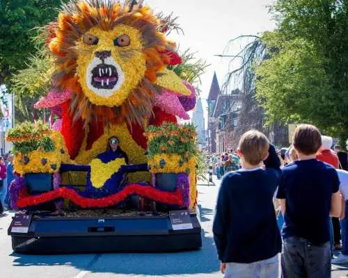 Amsterdam: Keukenhof Tour and Flower Parade April 17th 2027｜Netherlands