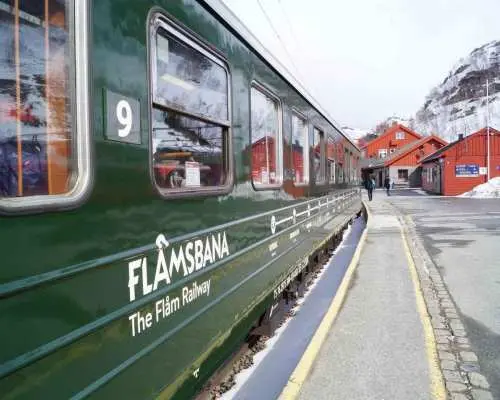 오슬로에서 : Flåm | 노르웨이를 경유하여 송네 피요르드까지 개인 왕복 여행