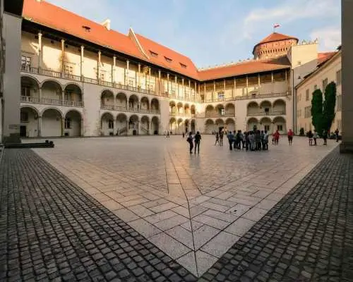 Krakow: Lâu đài Wawel, Nhà thờ, ga tàu điện ngầm Rynek & Bữa trưa | Ba Lan