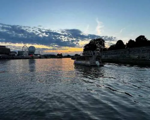Krakow: Day or Night Vistula River Cruise with Audio Guide｜Poland