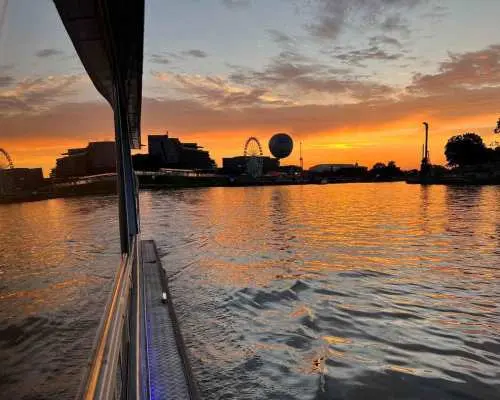 Krakow: Day or Night Vistula River Cruise with Audio Guide｜Poland