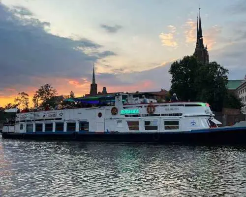วรอตสวาฟ: ล่องเรือในแม่น้ำโอเดอร์ในช่วงเทศกาลอาหาร | โปแลนด์