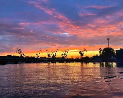 ล่องเรือส่วนตัวสุดโรแมนติกชมพระอาทิตย์ตกที่กดัญสก์ ประเทศโปแลนด์