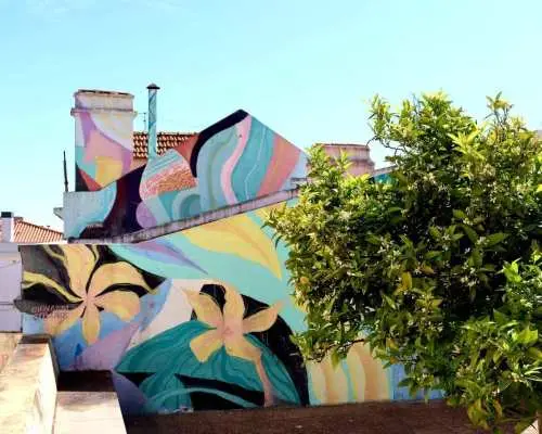 Lisbon: Tour đi bộ khám phá nghệ thuật đường phố và lịch sử | Bồ Đào Nha