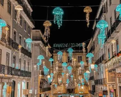 Lisbon: Tour ngắm đèn Giáng sinh riêng bằng xe Tuk Tuk thân thiện với môi trường | Bồ Đào Nha