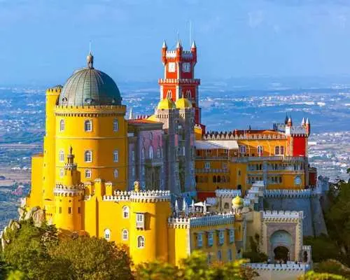 จากลิสบอน: ทัวร์ซินตรา, พระราชวังเปนา และทัวร์เดินป่า Cabo da Roca | โปรตุเกส