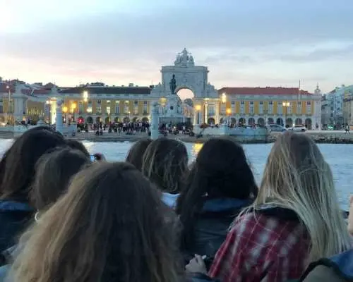 Lisbon Speedboat Sunset with Monuments Sightseeing｜Portugal