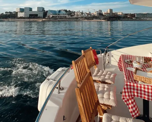 Lisbon: Sunset Cruise With Wine on Catamaran｜Portugal