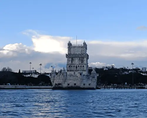 Lisbon: Private Boat Tour with Lunch and Open Bar｜Portugal