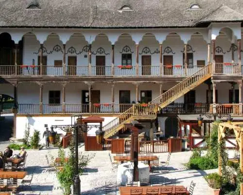 Bucharest: Tour xe đạp khám phá những điểm nổi bật của thành phố trong 2 giờ | Romania