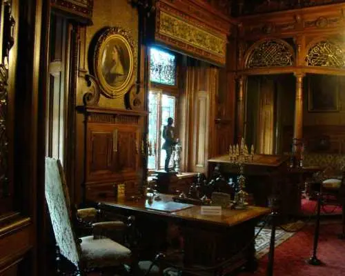 Brasov: Peles, Bran, and Prejmer Castles Day Tour｜Romania