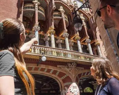 Barcelona: Tour đi bộ khám phá khu phố Gothic kết hợp cáp treo Montjuïc | Tây Ban Nha