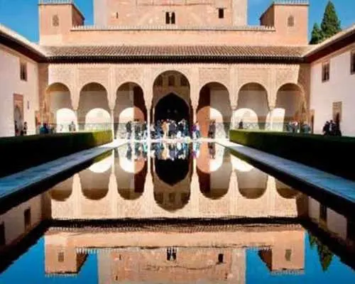 Granada: Tham quan có hướng dẫn viên tại Alhambra và xem biểu diễn Flamenco | Tây Ban Nha