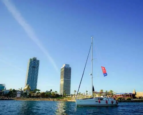 Barcelona: Sailing Trip, Sagrada Familia, and Casa Batlló｜Spain