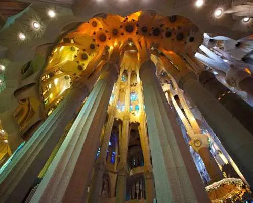 Barcelona: Sailing Trip, Sagrada Familia, and Casa Batlló｜Spain