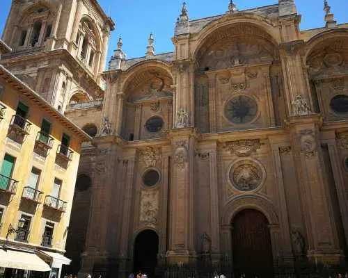 Granada: Royal Chapel, Cathedral and Monastery of San Jerón｜Spain
