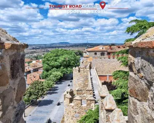 Madrid: Private Tour Ávila - Segovia with Tapas Route｜Spain