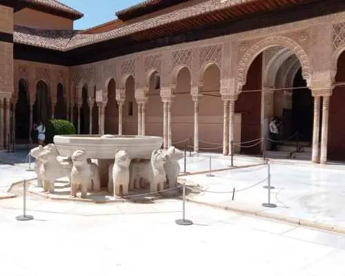 Granada: Tour tham quan Alhambra, Alcazaba và các cung điện Nasrid | Tây Ban Nha