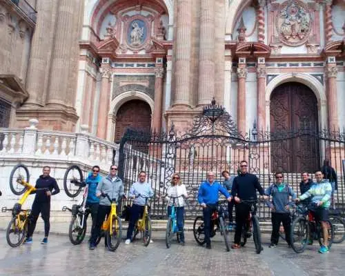 Málaga: City Highlights Private E-Bike Tour｜Spain
