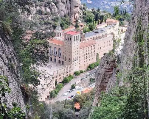 Barcelona: Montserrat Monastery and Natural Park Guided Tour｜Spain