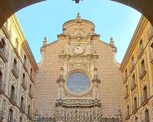 Barcelona: Montserrat Monastery and Natural Park Guided Tour｜Spain