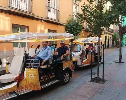 Tour tham quan Madrid bằng xe Tuk Tuk với hướng dẫn viên riêng | Tây Ban Nha