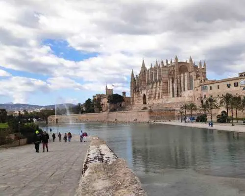 Tour trọn ngày tham quan hang động Drach và Palma hoặc khu nghỉ dưỡng ven biển | Tây Ban Nha