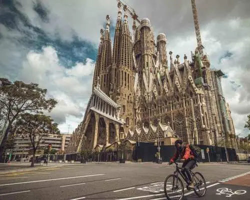 ค้นพบ Sagrada Familia: การออกแบบและนิทรรศการพิพิธภัณฑ์ของ Gaudí | สเปน