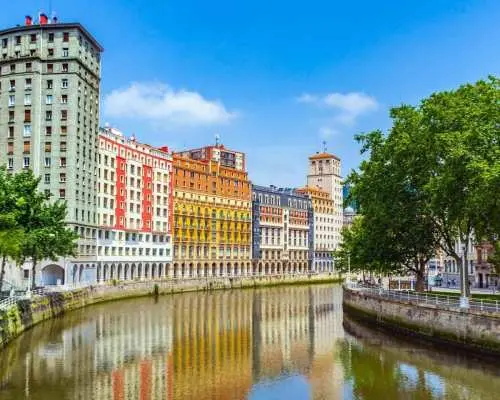 Hello Bilbao: Private 2-Hour Intro Walk with Local Guide｜Spain
