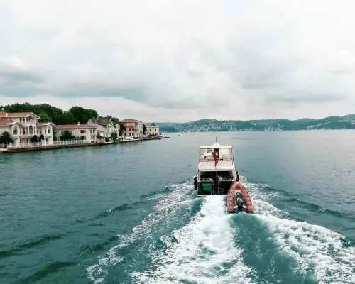 Istanbul: Bosphorus Cruise w/Anatolian Fortress Stop over｜Turkey