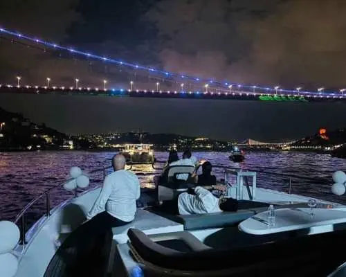 Istanbul Bosphorus Romantic Night Yacht Cruise Experience｜Turkey