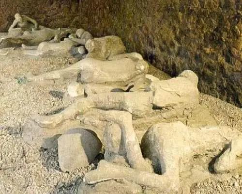 ナポリから：ポンペイ遺跡｜イタリア