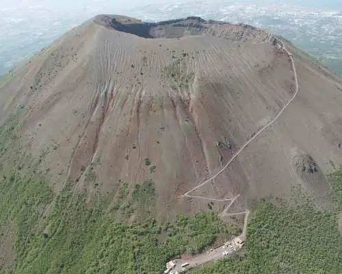 那不勒斯出发：庞贝与维苏威火山一日游（含午餐）｜义大利