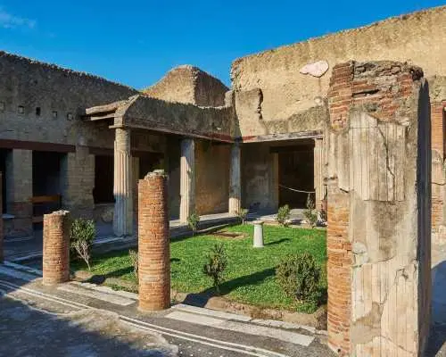 From Sorrento: Half-Day Tour of Herculaneum｜Italy