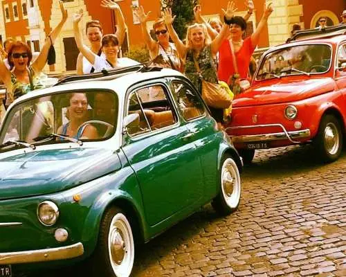 EXP Rome: Tour lái xe 3 giờ với xe Fiat 500 cổ điển | Ý